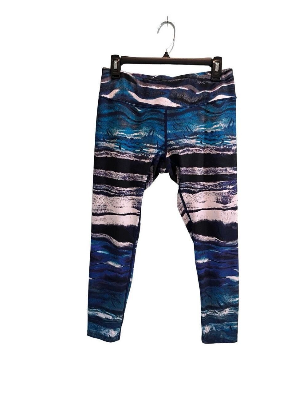 Apana blue/black/white wave patterned cropped leggings - L